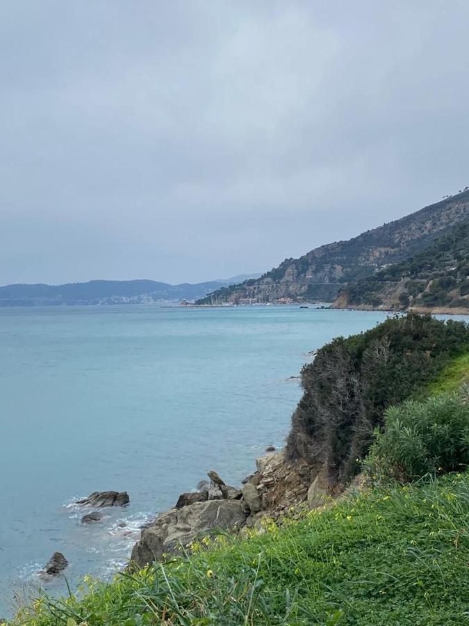 אלבניה Appartamento Vista Mare מראה חיצוני תמונה