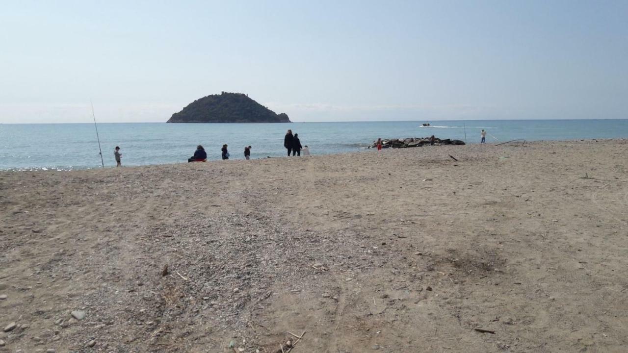 אלבניה Appartamento Vista Mare מראה חיצוני תמונה