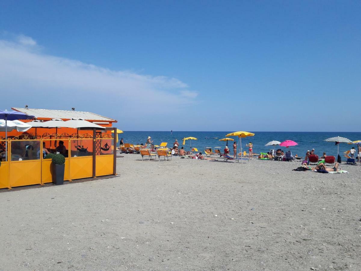 אלבניה Appartamento Vista Mare מראה חיצוני תמונה