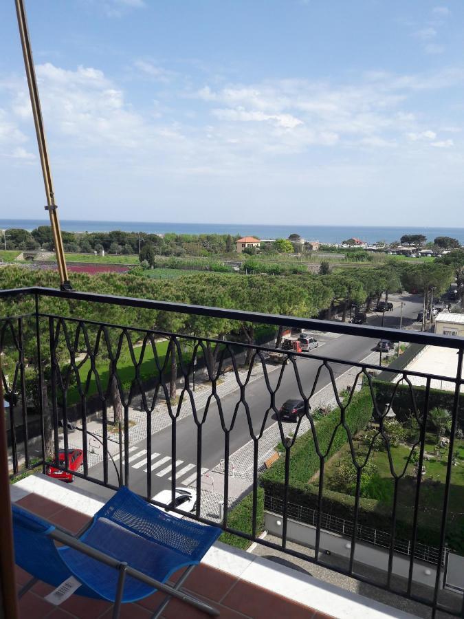 אלבניה Appartamento Vista Mare מראה חיצוני תמונה